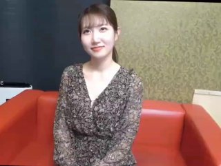 天生丽质的姑娘。 粉红色的霓虹灯手淫